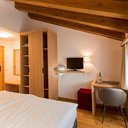 Hotel Saluver Celerina/Schlarigna Ngoại thất bức ảnh
