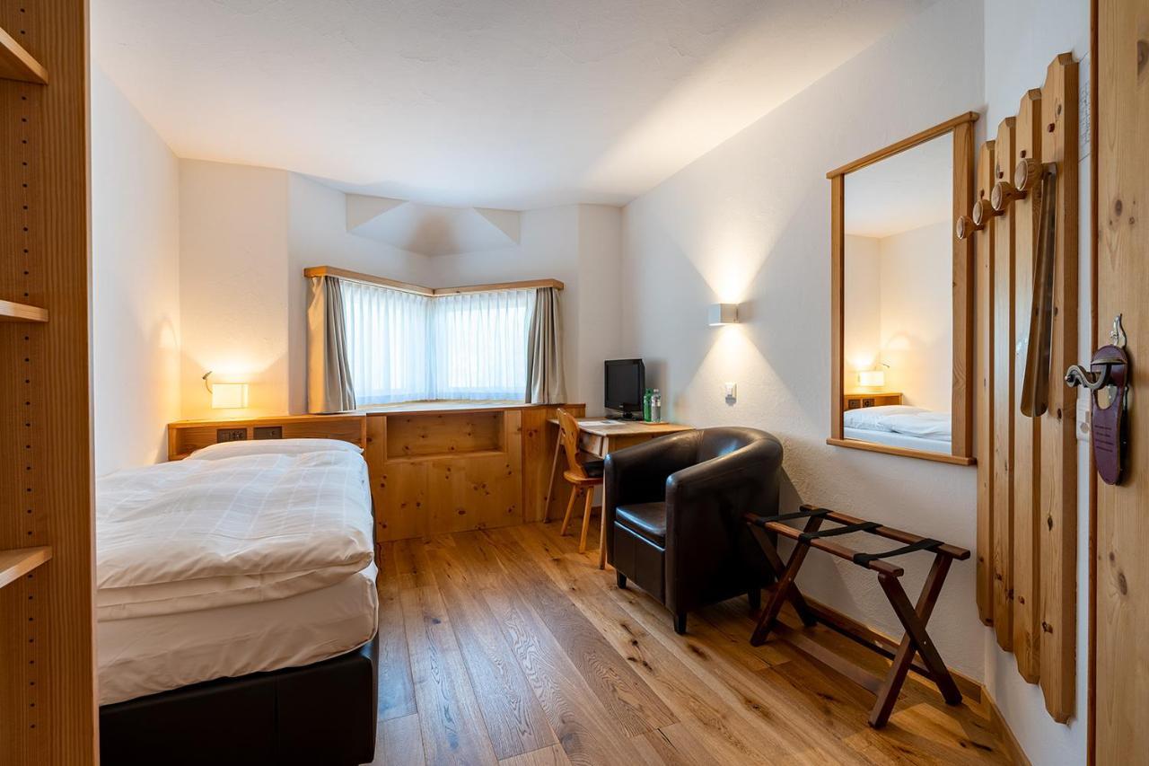 Hotel Saluver Celerina/Schlarigna Ngoại thất bức ảnh
