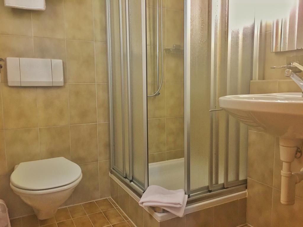Hotel Saluver Celerina/Schlarigna Ngoại thất bức ảnh